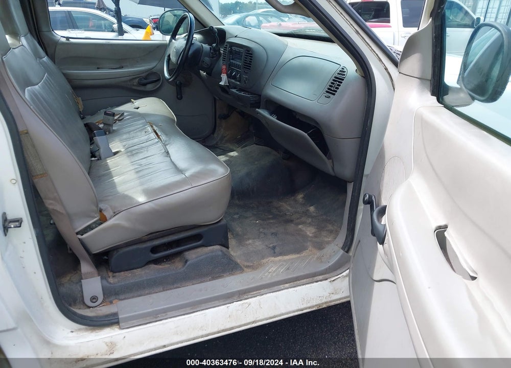1998 FORD F-150 STANDARD/XL/XLT VIN: 1FTZF1728WNA73826