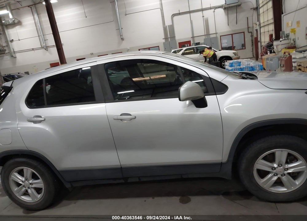2018 CHEVROLET TRAX LS VIN: KL7CJNSB4JB565148
