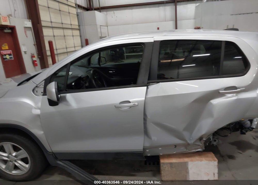 2018 CHEVROLET TRAX LS VIN: KL7CJNSB4JB565148