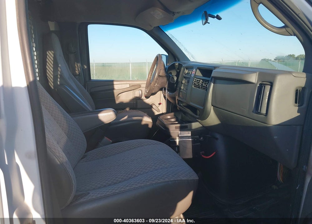 2004 CHEVROLET EXPRESS VIN: 1GCHG35U341182207