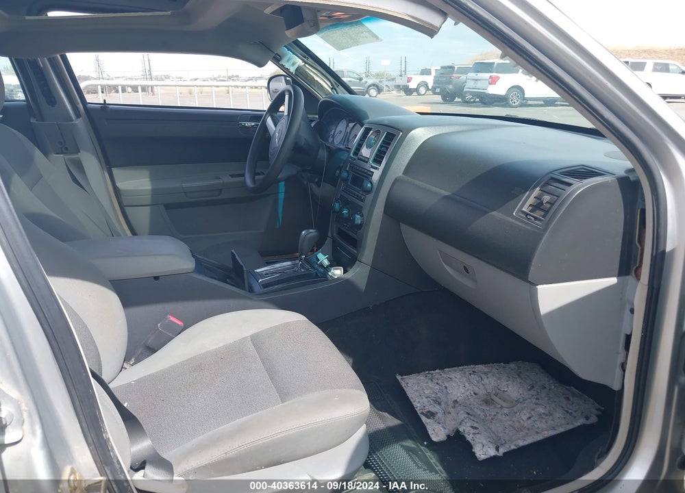 2006 CHRYSLER 300 VIN: 2C3KA53G06H368182