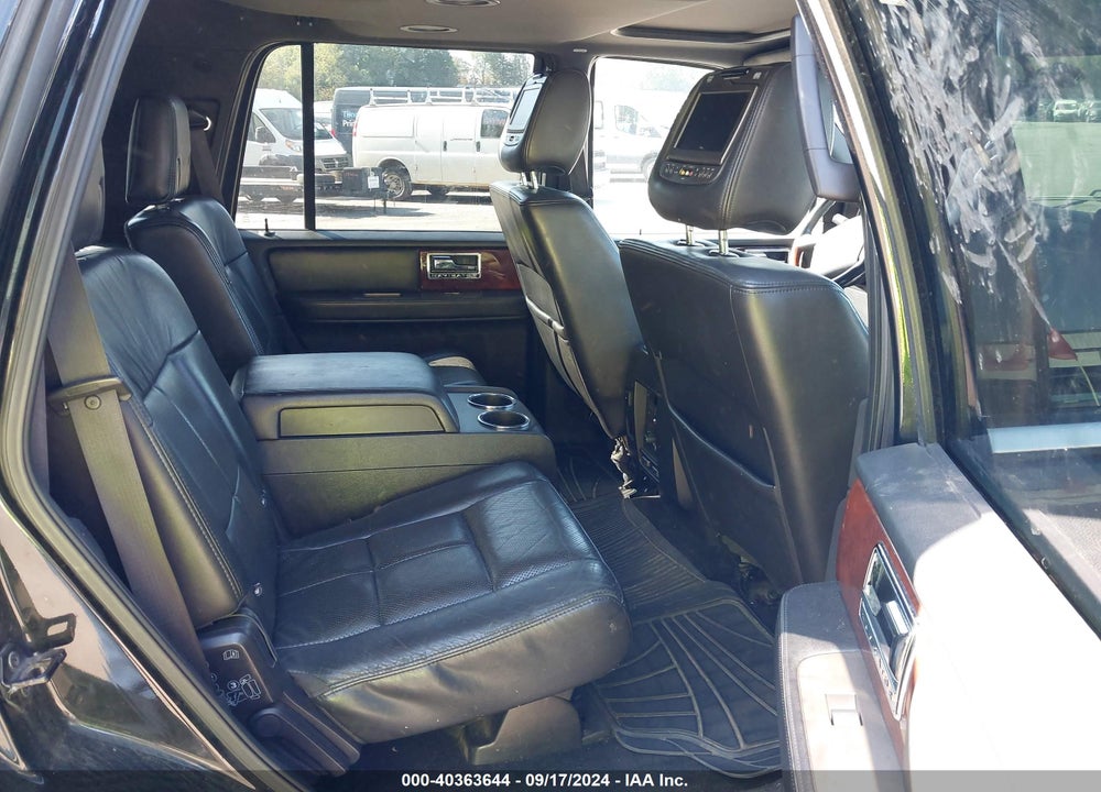 2011 LINCOLN NAVIGATOR VIN: 5LMJJ2J51BEJ00677