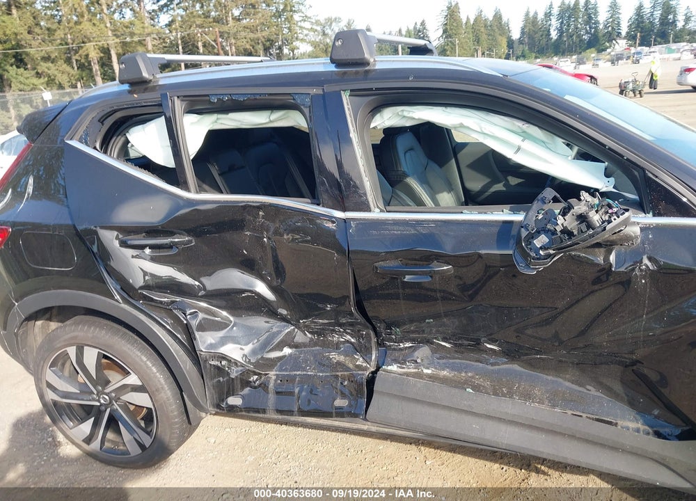 2023 VOLVO XC40 B5 PLUS BRIGHT THEME VIN: YV4L12UN4P2939000