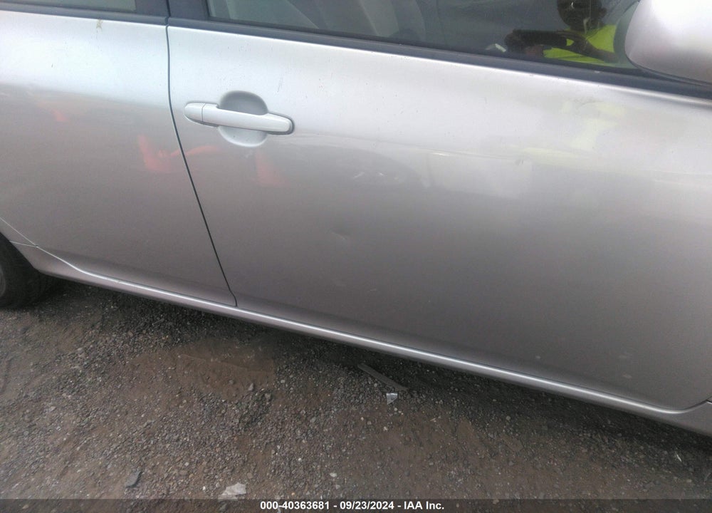 2011 TOYOTA COROLLA LE VIN: JTDBU4EE4B9135666