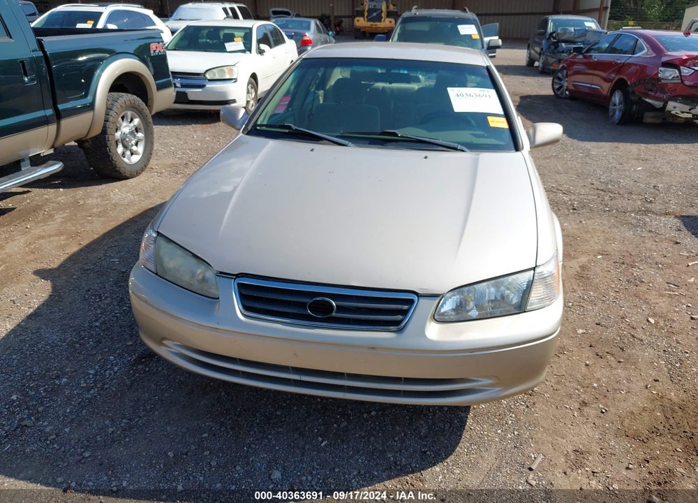 2001 TOYOTA CAMRY LE VIN: 4T1BG22K11U067307