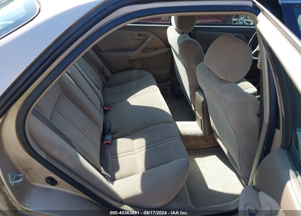 2001 TOYOTA CAMRY LE VIN: 4T1BG22K11U067307
