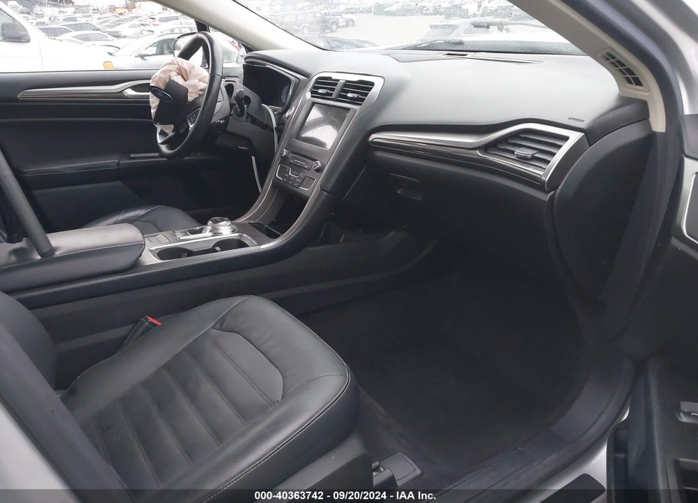 2017 FORD FUSION SE VIN: 3FA6P0HDXHR119897