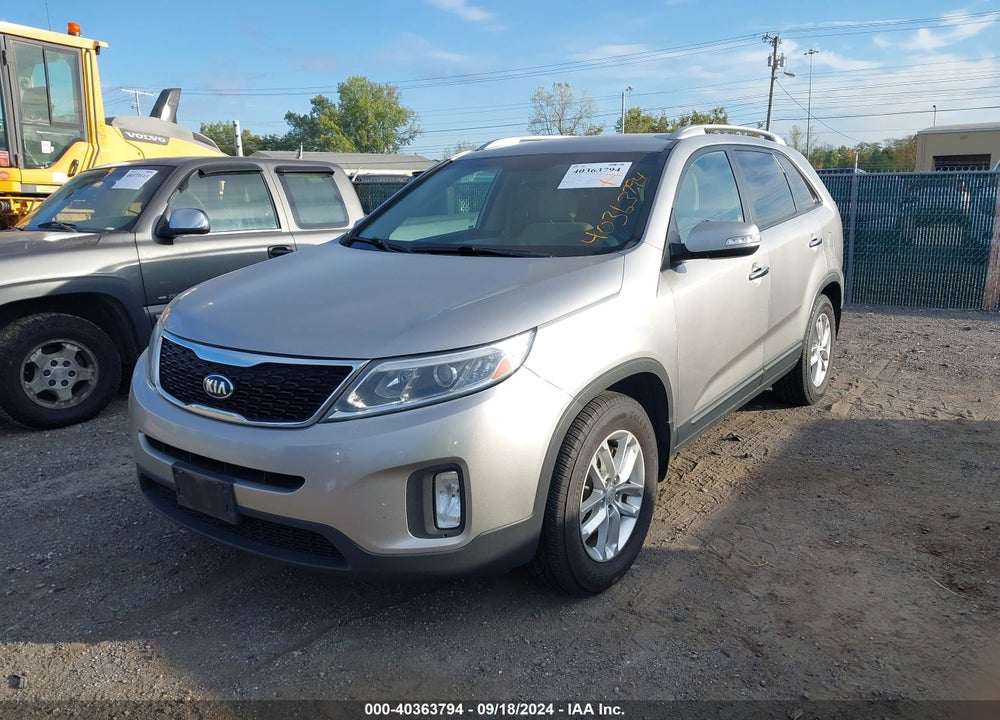 2015 KIA SORENTO LX VIN: 5XYKT4A63FG596850