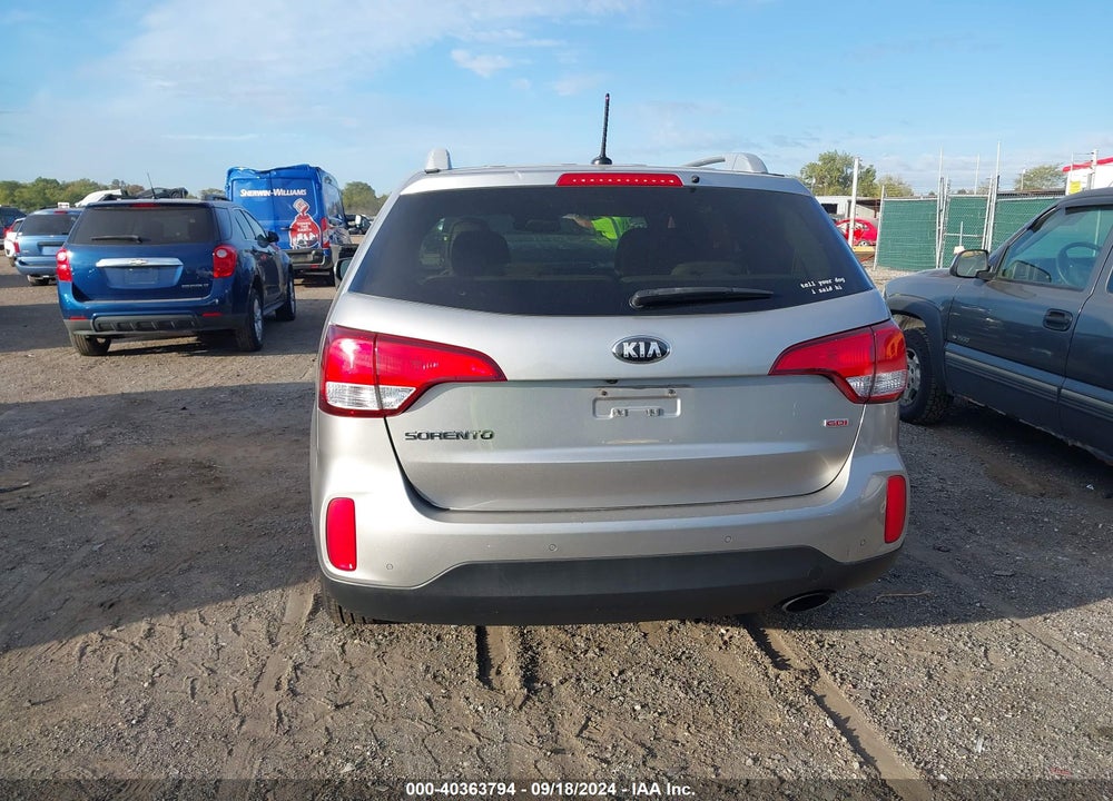 2015 KIA SORENTO LX VIN: 5XYKT4A63FG596850