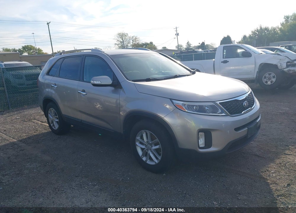2015 KIA SORENTO LX VIN: 5XYKT4A63FG596850