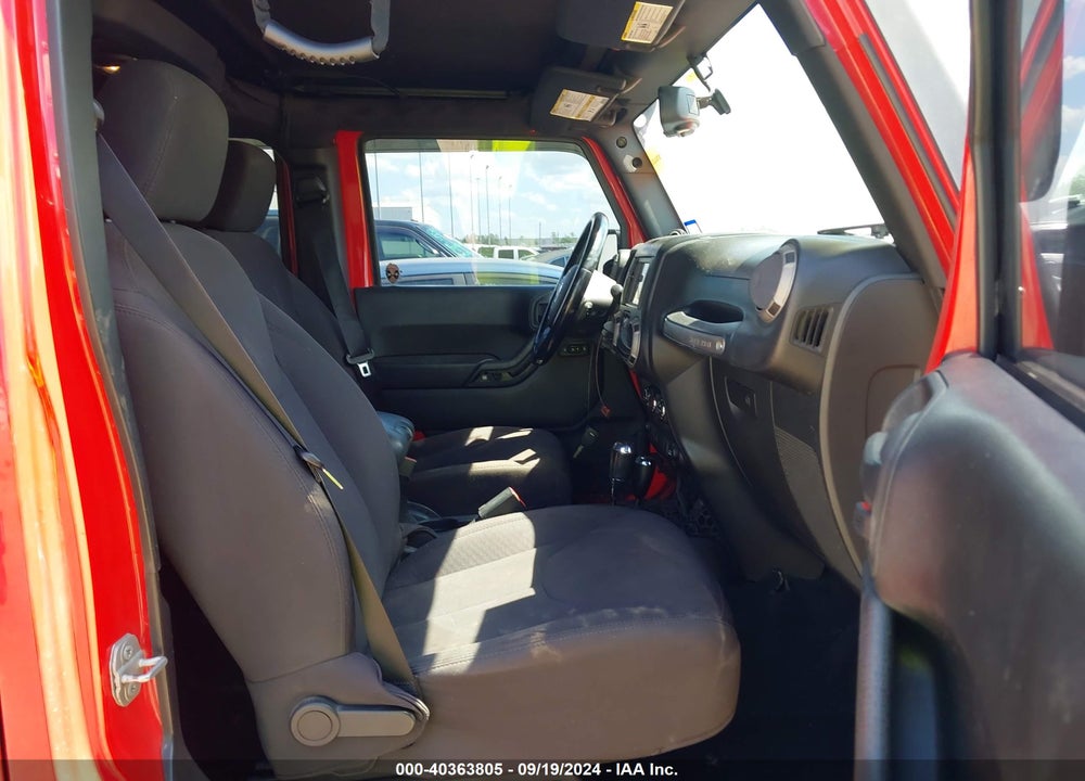 2014 JEEP WRANGLER UNLIMITED SPORT VIN: 1C4BJWDGXEL320061