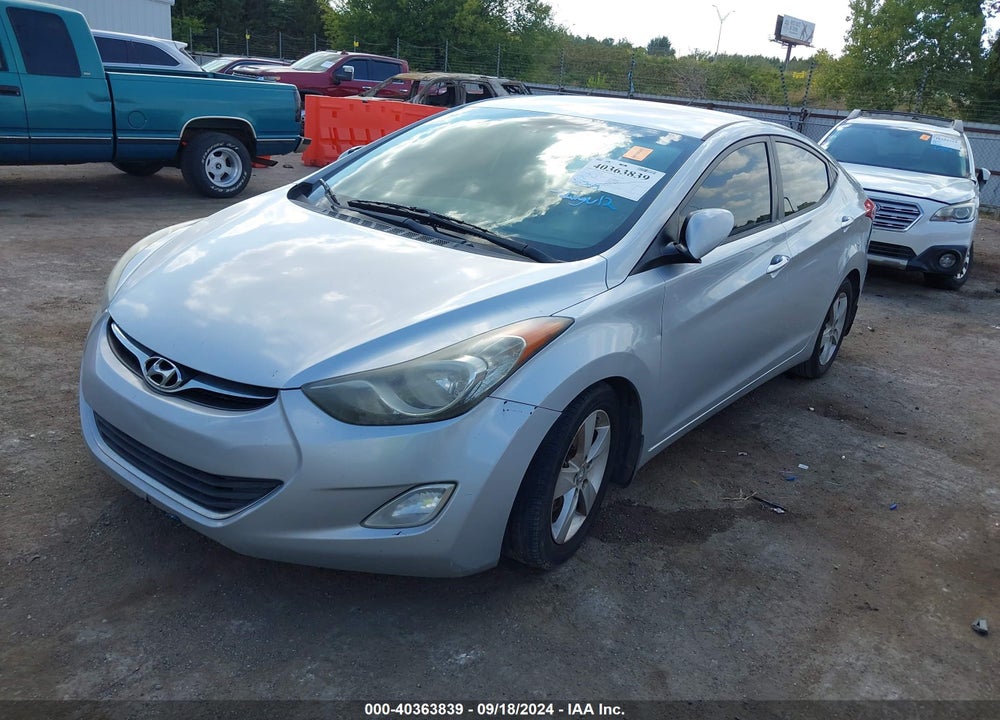 2013 HYUNDAI ELANTRA VIN: 5NPDH4AE7DH273649