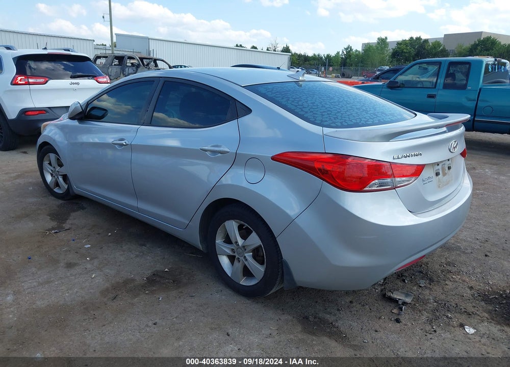 2013 HYUNDAI ELANTRA VIN: 5NPDH4AE7DH273649