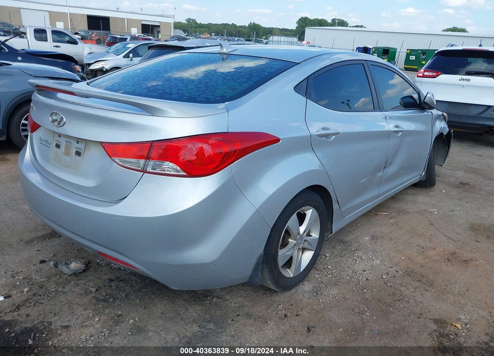 2013 HYUNDAI ELANTRA VIN: 5NPDH4AE7DH273649