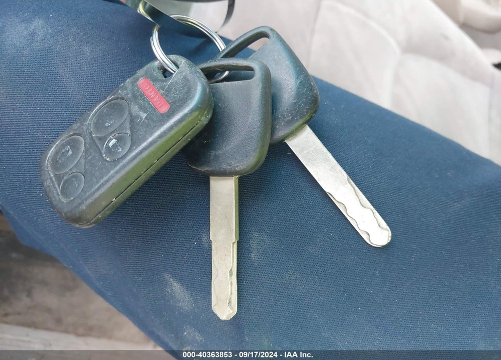 2004 HONDA ODYSSEY EX VIN: 5FNRL18814B124624