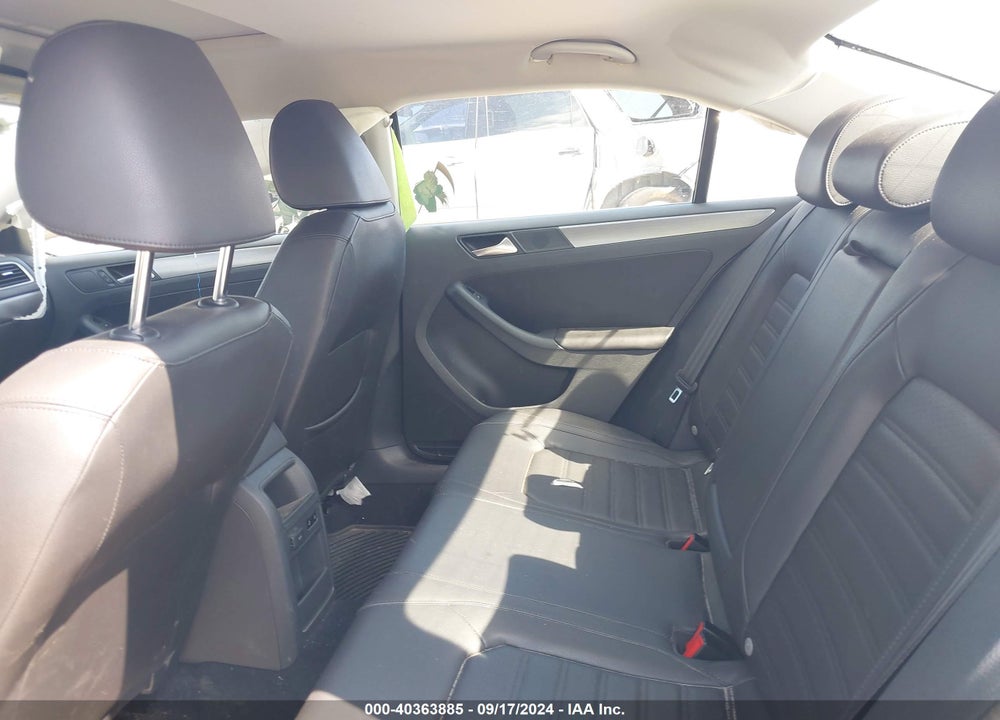2014 VOLKSWAGEN JETTA 1.8T SEL VIN: 3VWL07AJ2EM426433