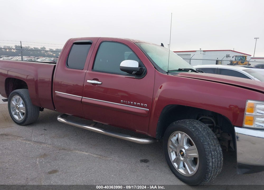 2013 CHEVROLET SILVERADO 1500 LT VIN: 1GCRCSE07DZ176550