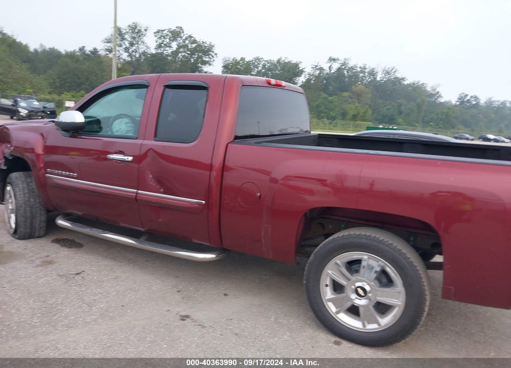 2013 CHEVROLET SILVERADO 1500 LT VIN: 1GCRCSE07DZ176550