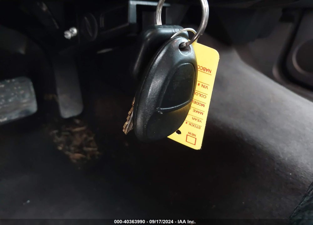 2013 CHEVROLET SILVERADO 1500 LT VIN: 1GCRCSE07DZ176550