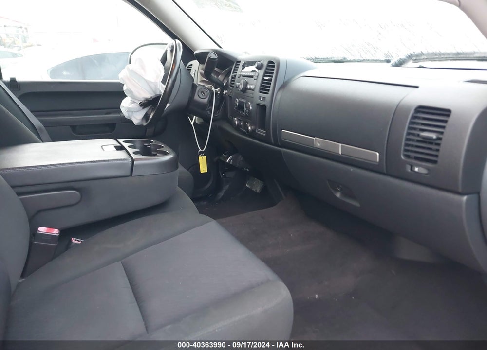 2013 CHEVROLET SILVERADO 1500 LT VIN: 1GCRCSE07DZ176550