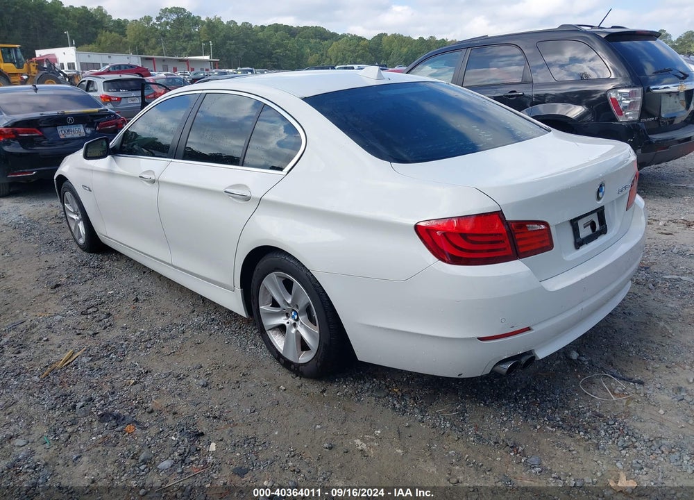 2011 BMW 528I VIN: WBAFR1C53BC739696