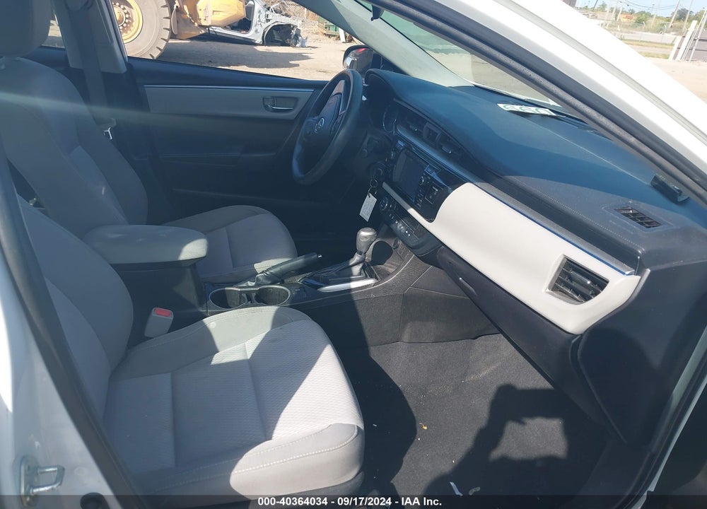 2015 TOYOTA COROLLA LE VIN: 5YFBURHE0FP226197