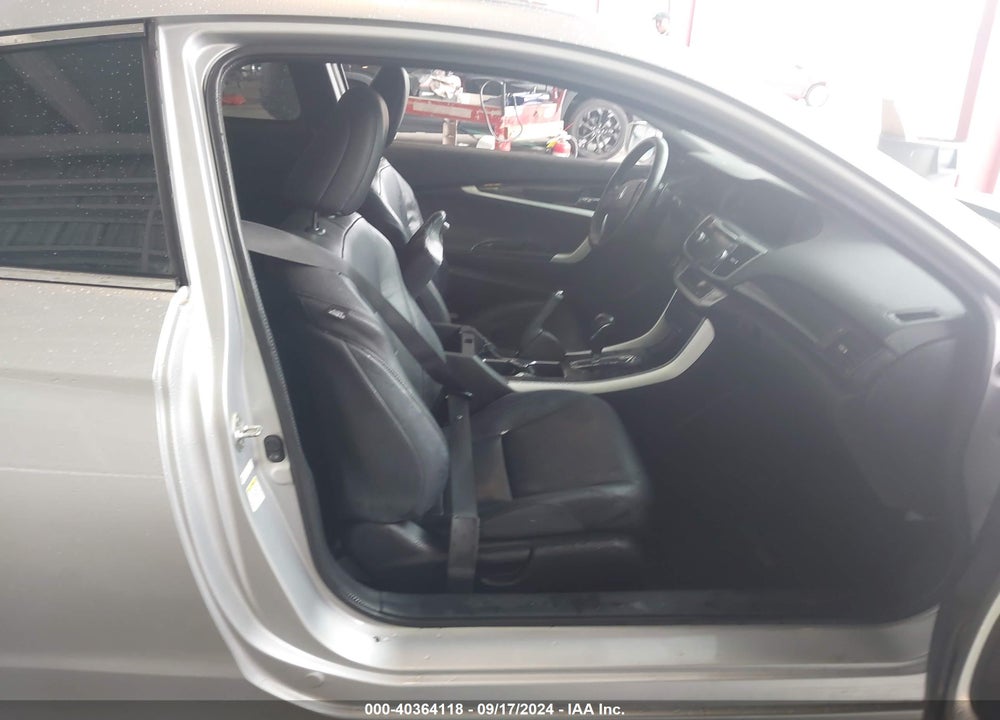 2013 HONDA ACCORD EX-L V-6 VIN: 1HGCT2B89DA011647