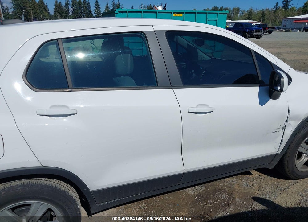 2019 CHEVROLET TRAX LS VIN: 3GNCJKSB8KL392680