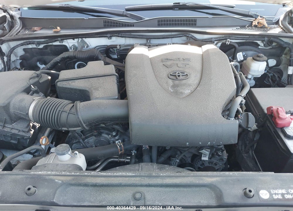2018 TOYOTA TACOMA SR5 V6 VIN: 5TFSZ5AN5JX145212