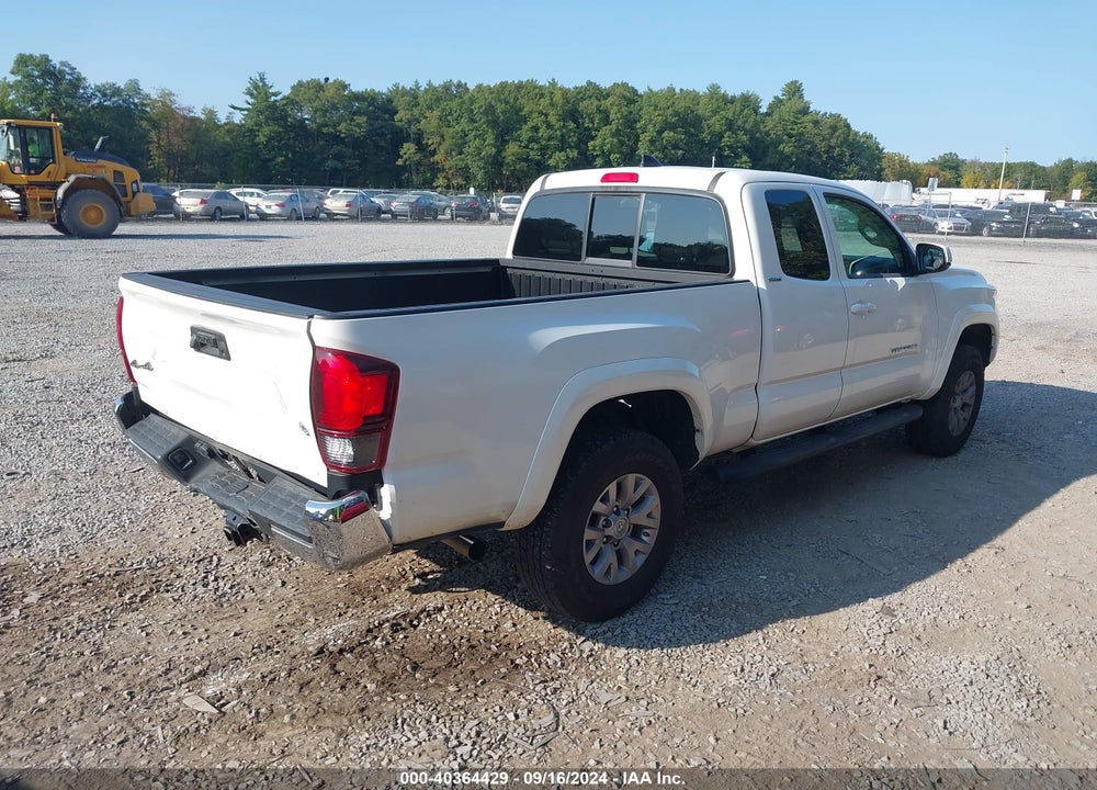 2018 TOYOTA TACOMA SR5 V6 VIN: 5TFSZ5AN5JX145212