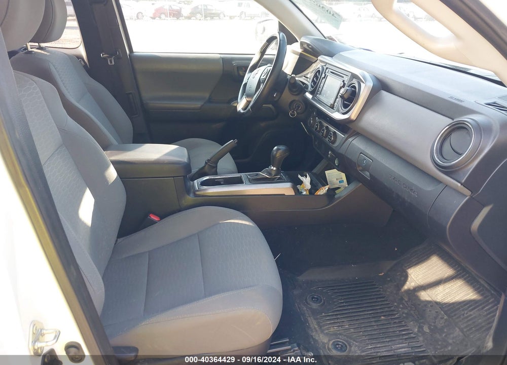 2018 TOYOTA TACOMA SR5 V6 VIN: 5TFSZ5AN5JX145212
