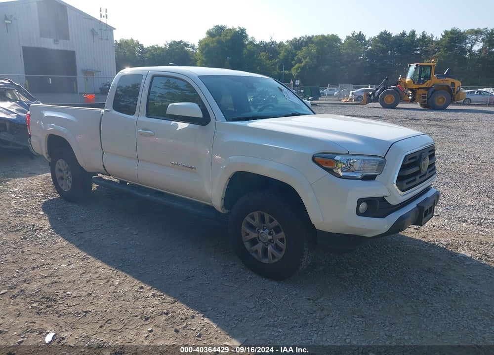2018 TOYOTA TACOMA SR5 V6 VIN: 5TFSZ5AN5JX145212