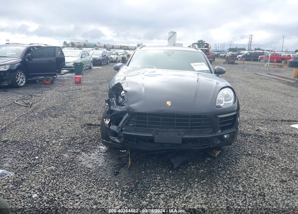2018 PORSCHE MACAN VIN: WP1AA2A51JLB07662