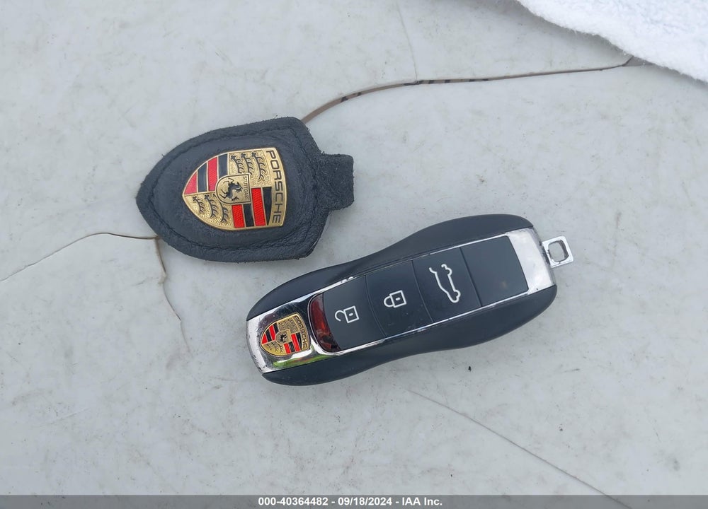 2018 PORSCHE MACAN VIN: WP1AA2A51JLB07662