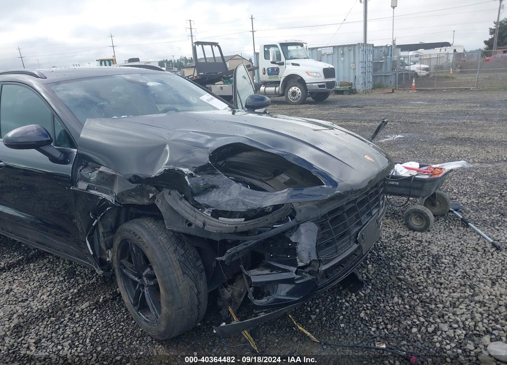 2018 PORSCHE MACAN VIN: WP1AA2A51JLB07662