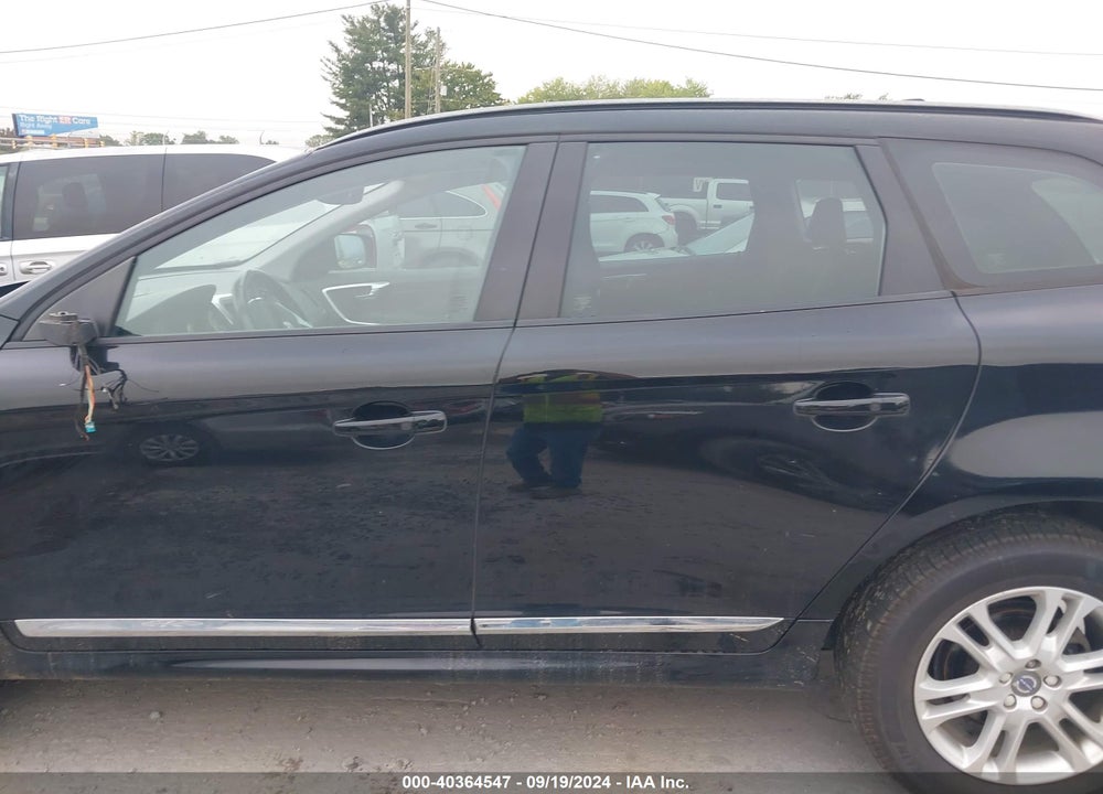 2016 VOLVO XC60 T5 DRIVE-E VIN: YV440MDJ4G2918986