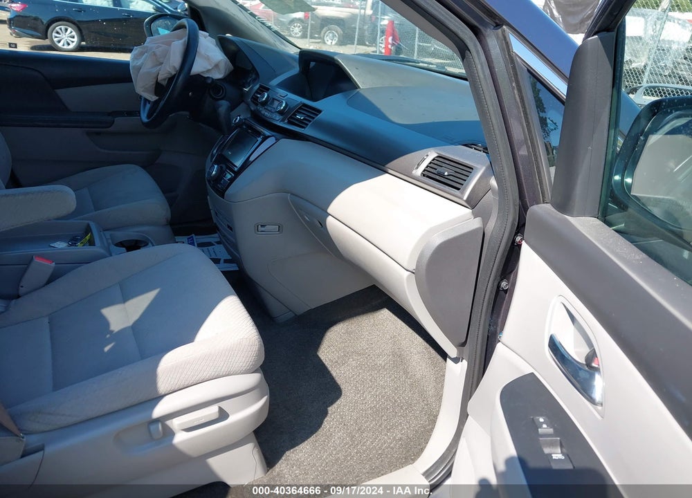 2017 HONDA ODYSSEY SE VIN: 5FNRL5H32HB025084