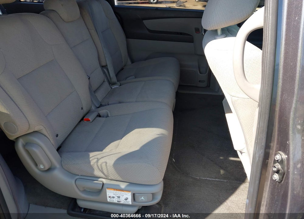 2017 HONDA ODYSSEY SE VIN: 5FNRL5H32HB025084