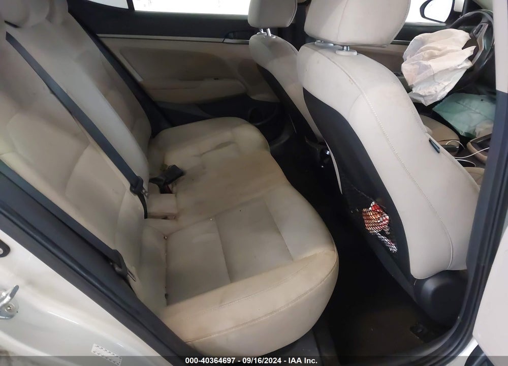 2017 HYUNDAI ELANTRA VIN: KMHD84LF0HU425588