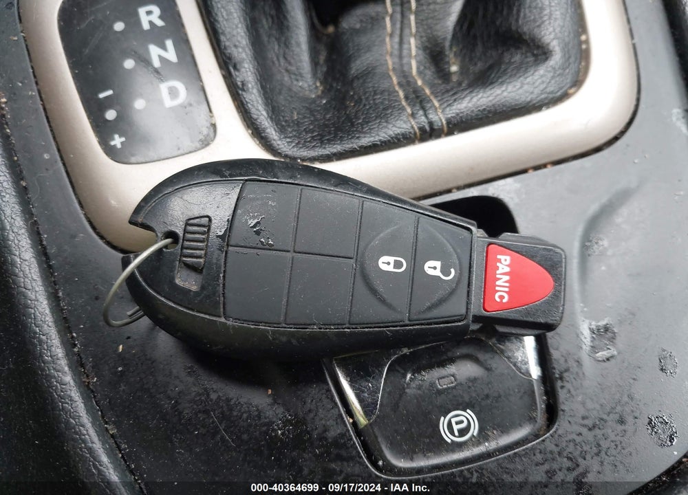 2015 JEEP CHEROKEE LATITUDE VIN: 1C4PJMCB4FW739250
