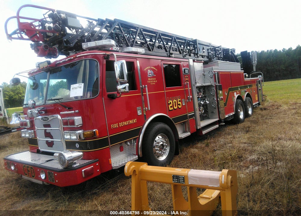 2020 PIERCE MFG. INC. PIERCE VIN: 4P1BCAGF9LA021810