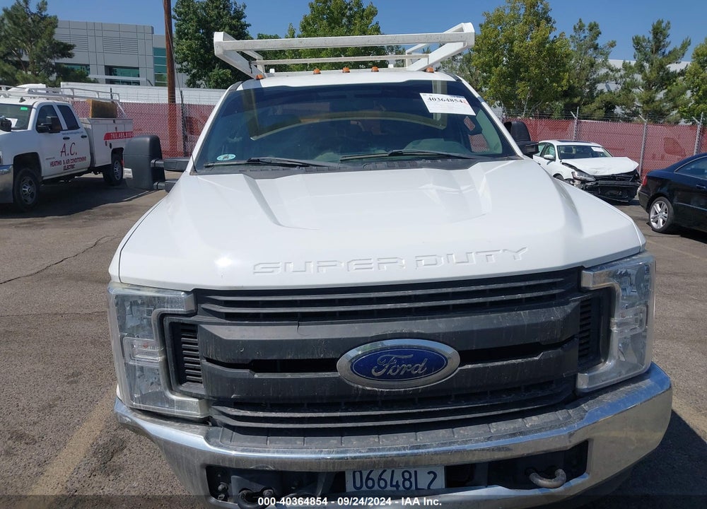 2019 FORD F-350 CHASSIS XL VIN: 1FD8W3E64KED56713
