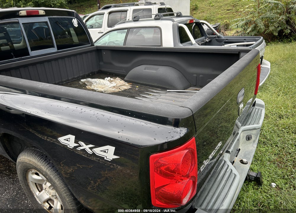 2005 DODGE DAKOTA VIN: 1D7HW48N15S236165