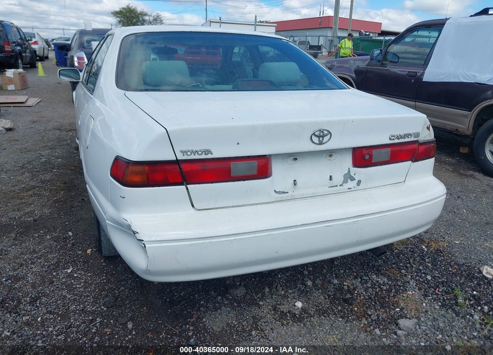 1997 TOYOTA CAMRY LE VIN: 4T1BG22K3VU767058