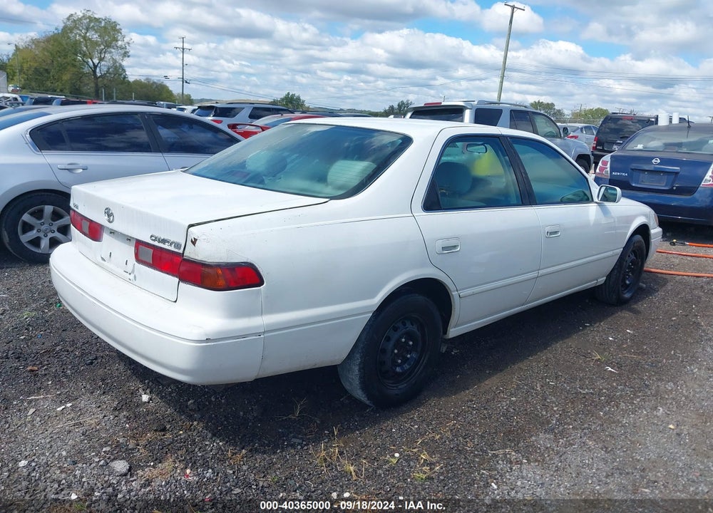 1997 TOYOTA CAMRY LE VIN: 4T1BG22K3VU767058