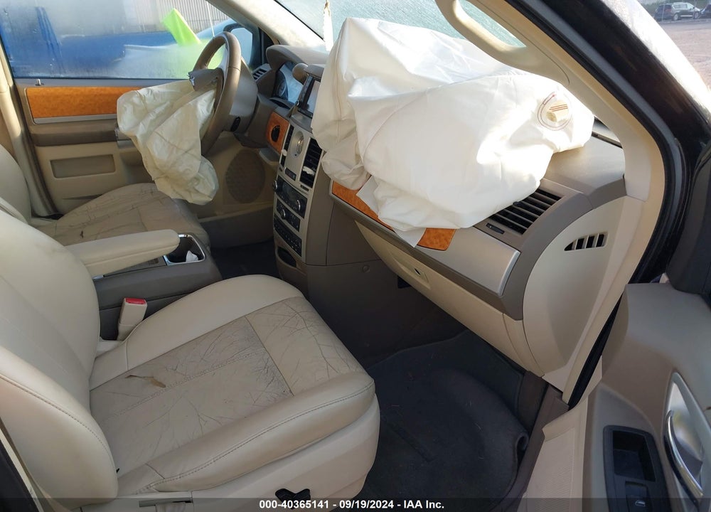 2010 CHRYSLER TOWN & COUNTRY LIMITED VIN: 2A4RR6DX5AR366870