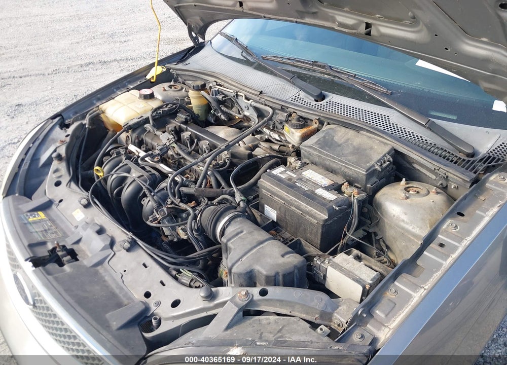 2005 FORD FOCUS ZX4 VIN: 1FAFP34N15W169015