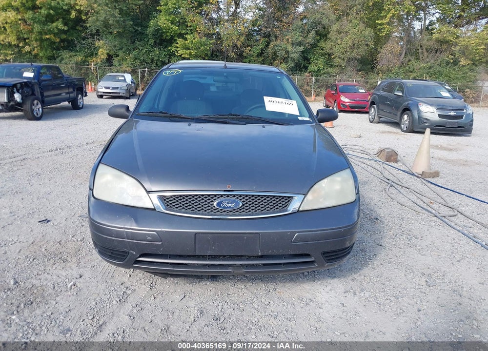 2005 FORD FOCUS ZX4 VIN: 1FAFP34N15W169015