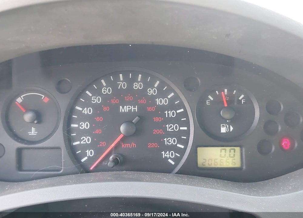 2005 FORD FOCUS ZX4 VIN: 1FAFP34N15W169015