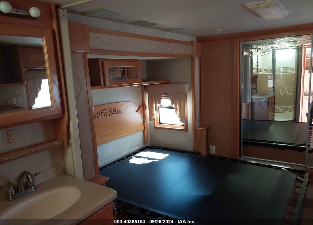 2005 DOUBLETREE MOBILE SUITES VIN: 5KEFA312151001718